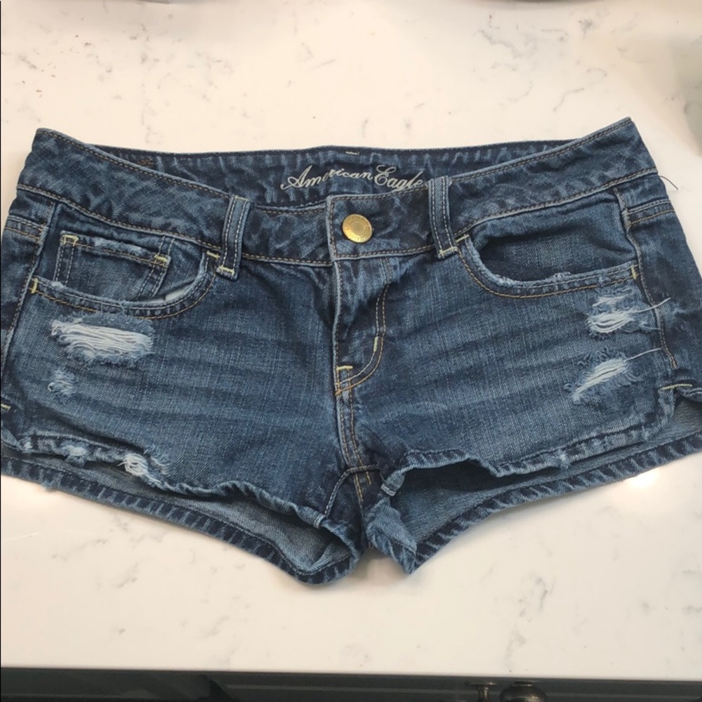 Distressed AE shorts